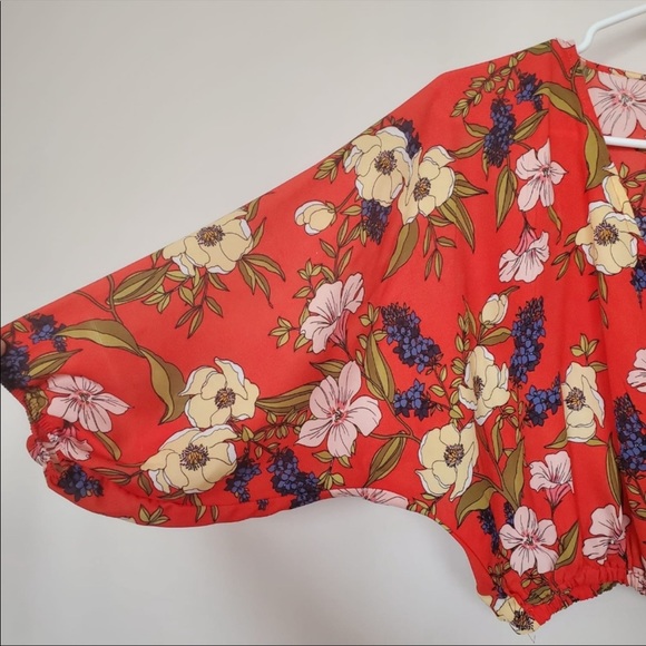 NWOT Floral wrap blouse - Picture 9 of 13